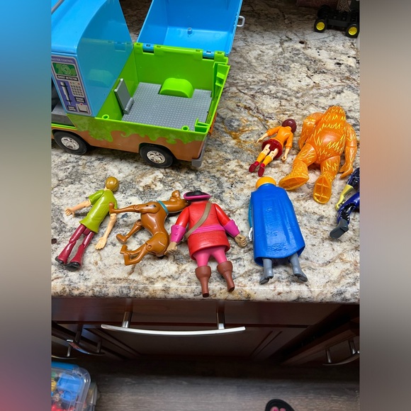 Scooby Doo figures and Ghost Patrol Mystery Machine - Picture 4 of 8